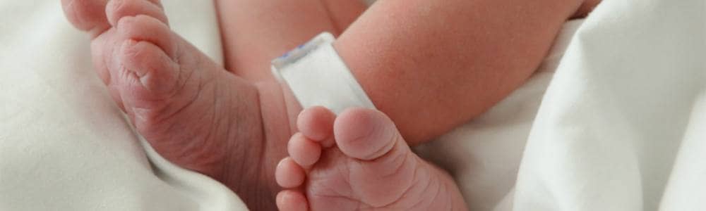 neonata che cammina