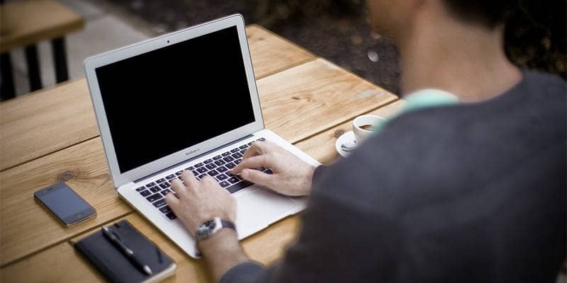 Quanto bisogna camminare se si sta seduti per 8 ore al giorno?