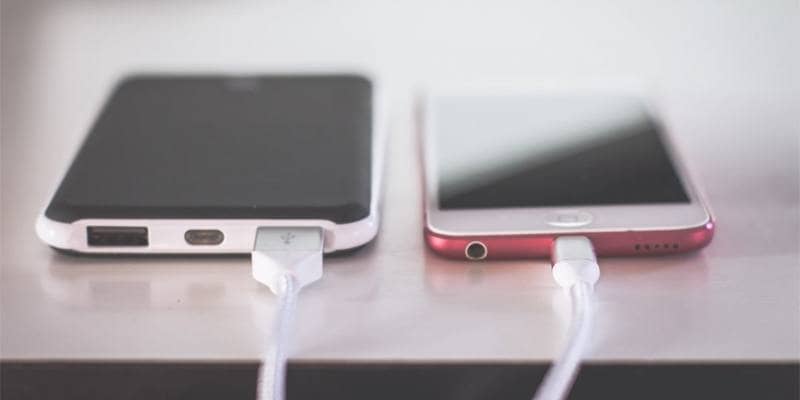 Come si deve caricare il cellulare per farlo durare di più? 
