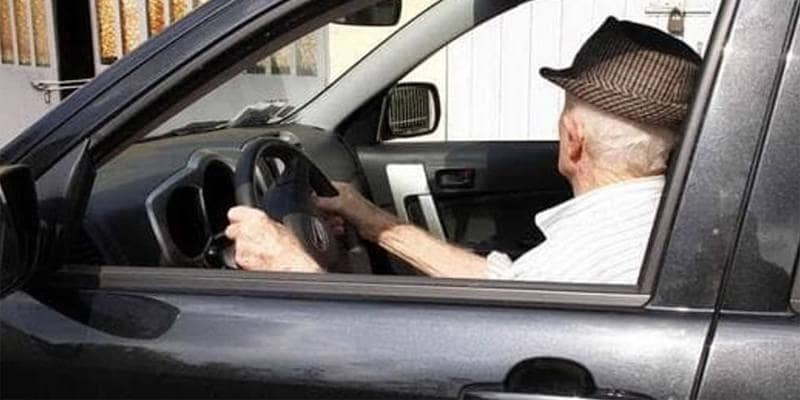 Il marito gira talmente tanto per parcheggiare in centro ad Ancona che la moglie ne denuncia la scomparsa