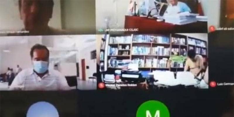 Avvocato e cliente fanno sesso in piena udienza su Zoom