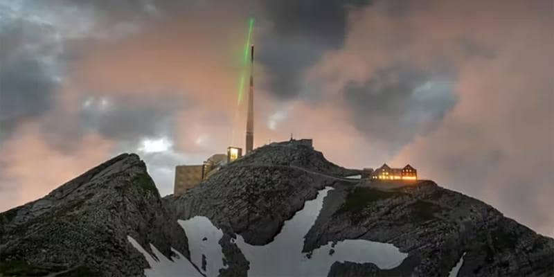 Hanno trovato il modo di deviare i fulmini usando un laser 