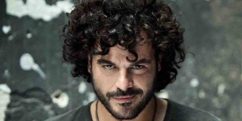 Francesco Renga è stato indicato in passato come sostituto di...