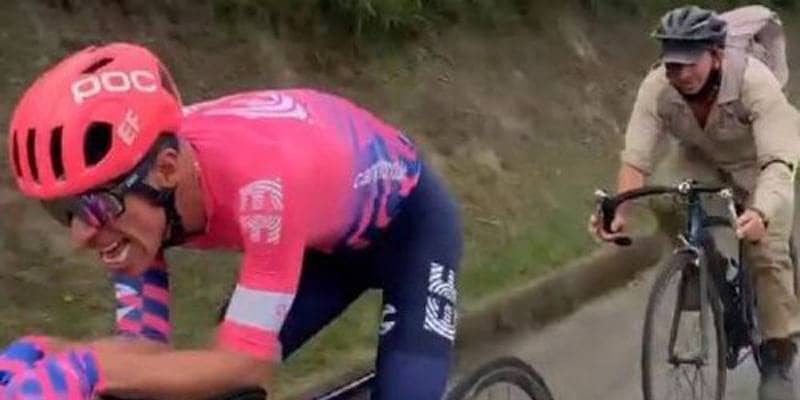Il campione di Ciclismo contro il contadino volante