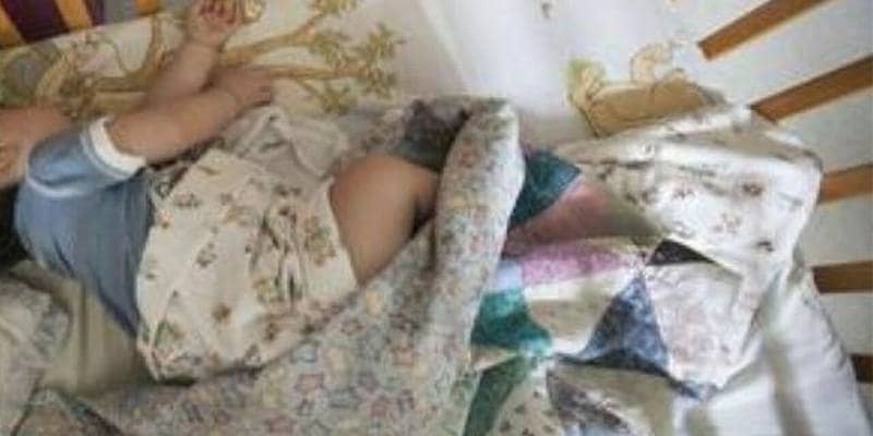 La mamma uccide il figlio di 5 anni e gli mangia la testa