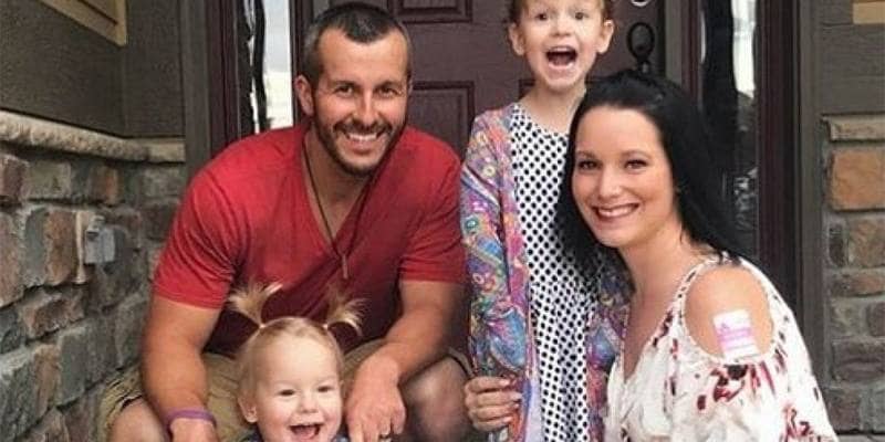 Uccide moglie e figlie per sposare l'amante