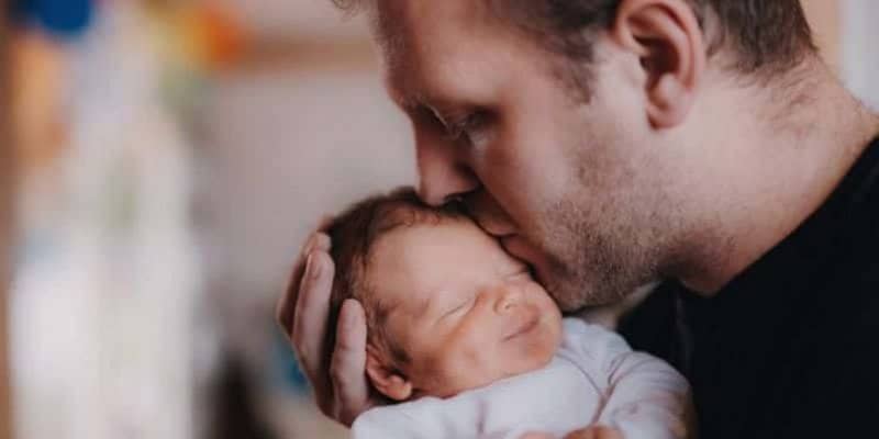 Scopre di aver già visto in sogno la mamma biologica della figlia che ha appena adottato 