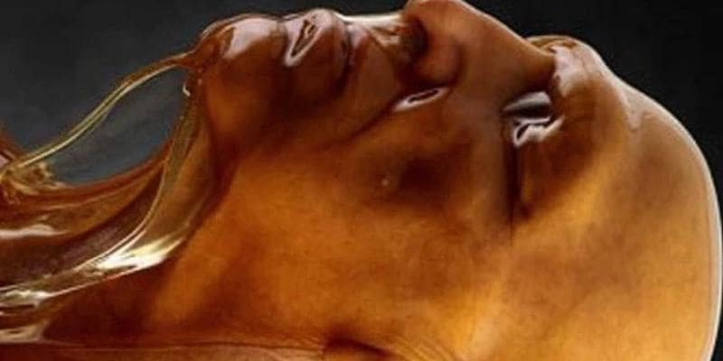 Il rituale della mielificazione