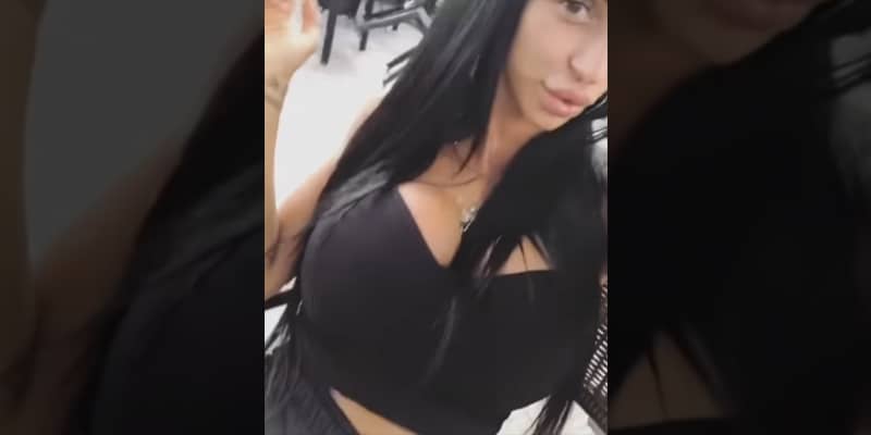 Denise Buranello si mostra